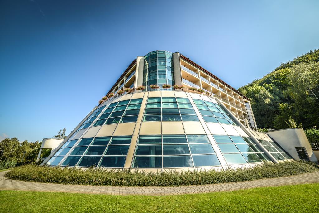 Hotel Belweder Ustroń Exterior foto The main building of the University of Novi Sad